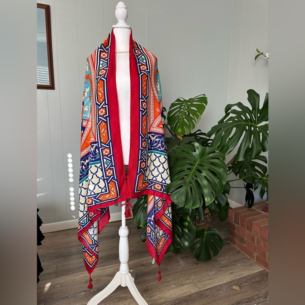 🛍️ large multi color scarf 🧣 it’s beautiful. - Picture 8 of 9